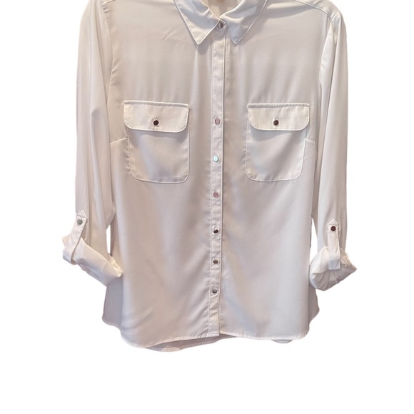 Como blu woman’s white button down blouse, soft, adjustable sleeve, size medium - Picture 3 of 7